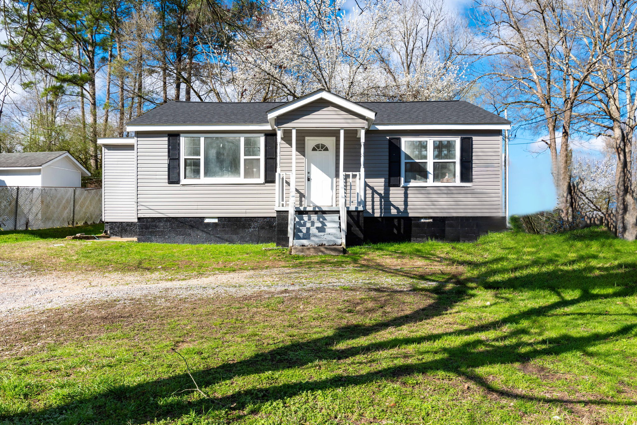 1909 North Highway 341