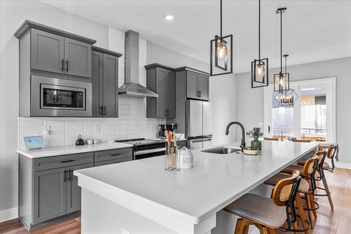 821 Burnside Place - 1